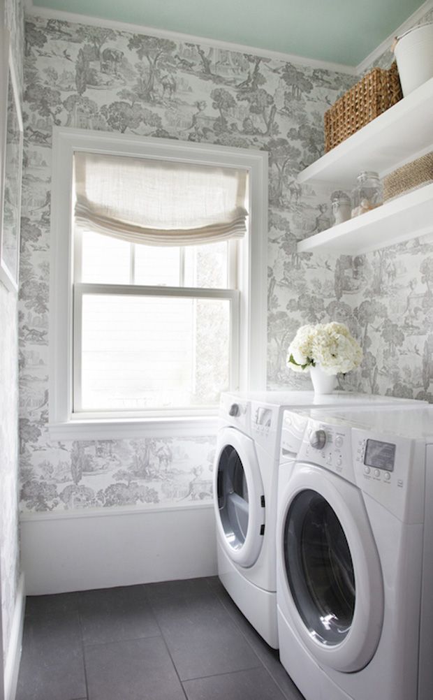 26 Images of Gilded Faucets, Canopy Beds & Bright Sunrooms