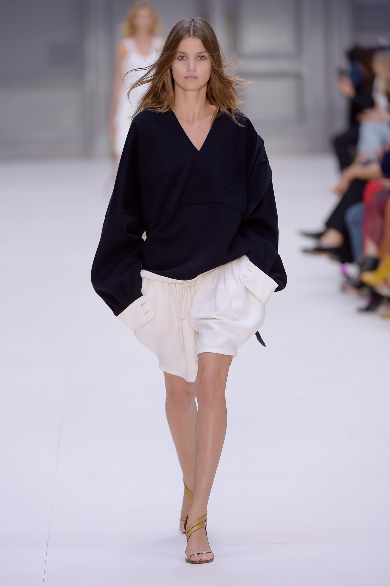 Runway: Chloé Spring 2017 Ready-to-Wear, Paris
