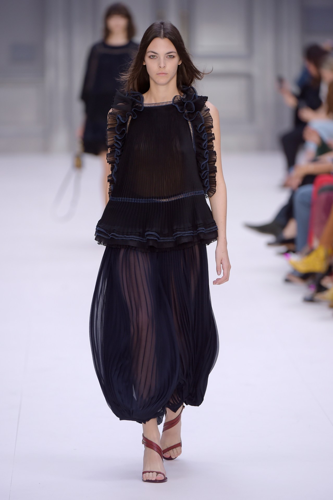 Runway: Chloé Spring 2017 Ready-to-Wear, Paris