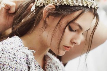 Runway | Chanel Resort 2018, Paris: La Modernité de l’Antiquité