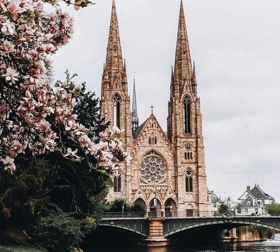 Weekday Wanderlust | Holiday Inspiration: The City of Strasbourg & the Village of Colmar