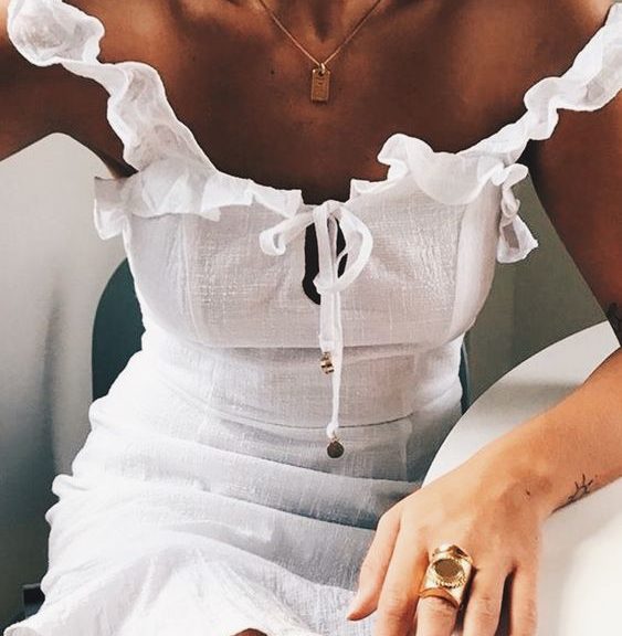 Style Inspiration: Crisp Whites & Wicker and the Allure of Summertime …