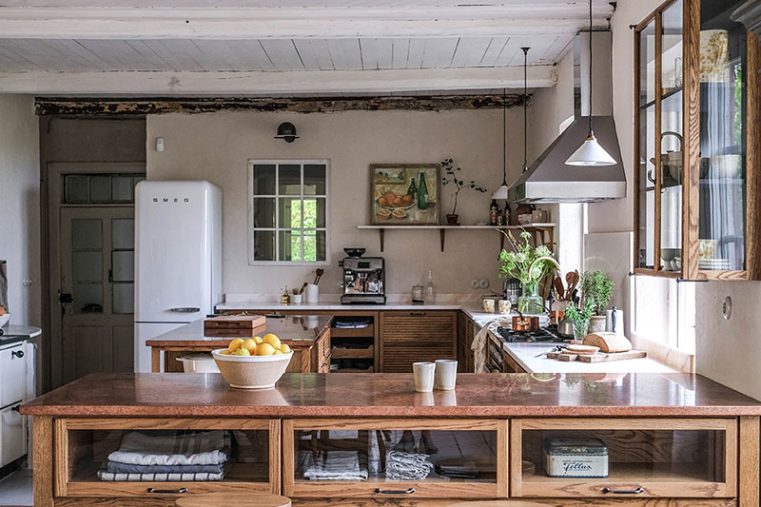 Décor Inspiration | The Most Cosy Mid-Century Kitchen in Sweden