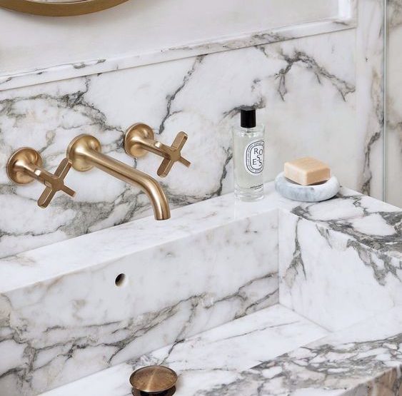 Décor Inspiration: Beautiful Powder Rooms for Springtime