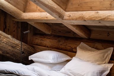 Winter Style Inspiration: Cosy Knits, French Hairpins & more