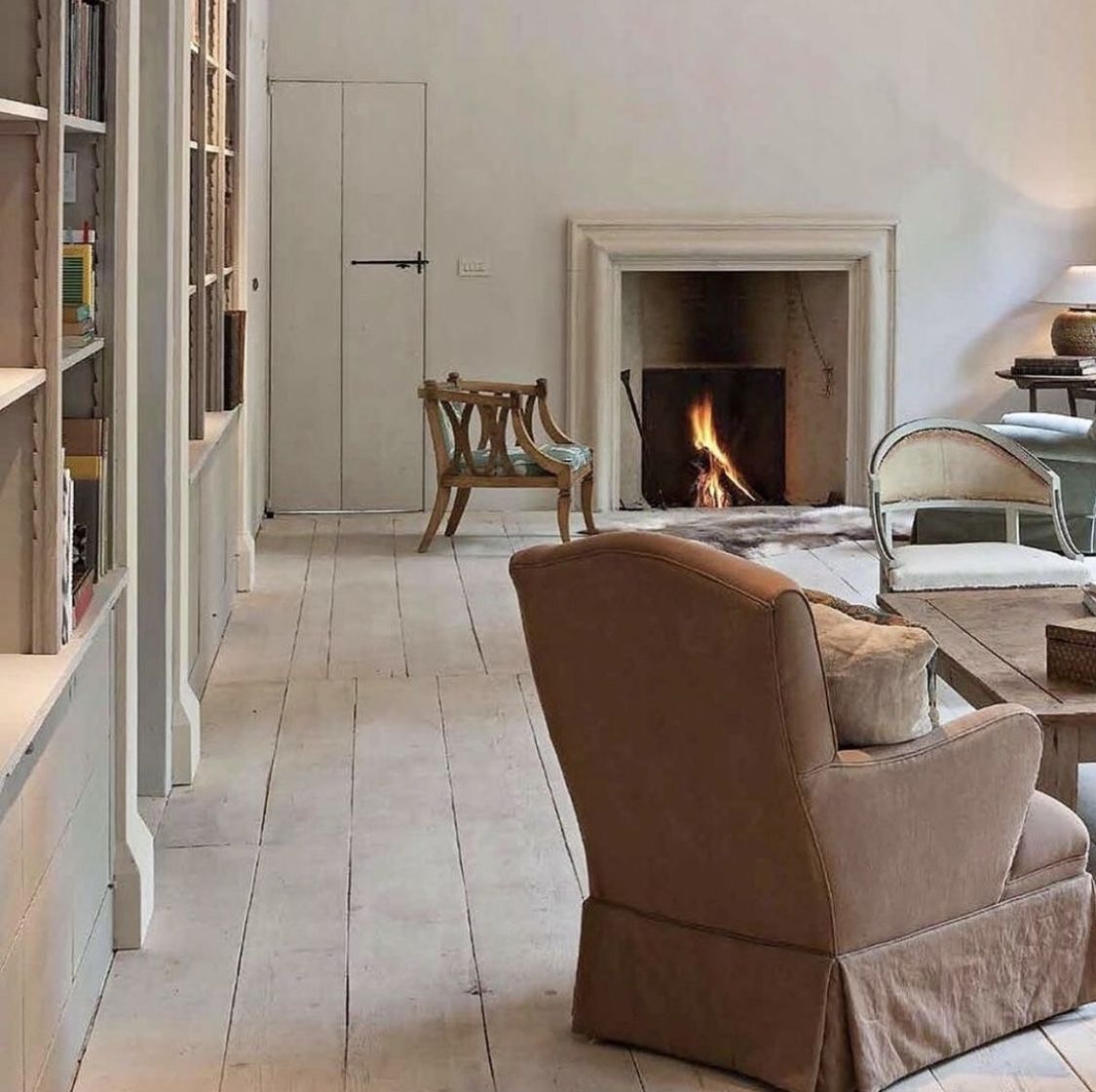 Balancing Warmth and Sophistication in Modern Rustic Interiors4 Balancing Warmth and Sophistication in Modern Rustic Interiors