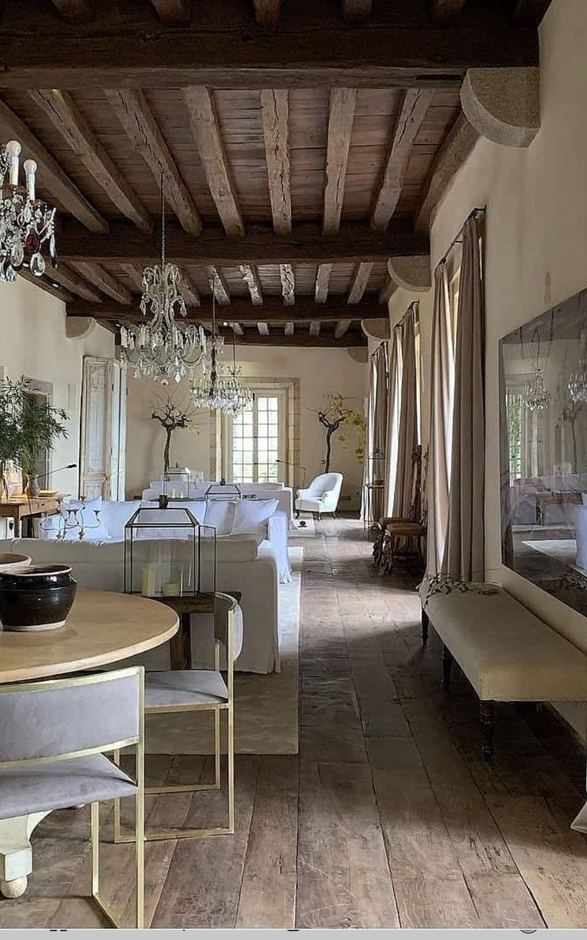 Balancing Warmth and Sophistication in Modern Rustic Interiors5 Balancing Warmth and Sophistication in Modern Rustic Interiors