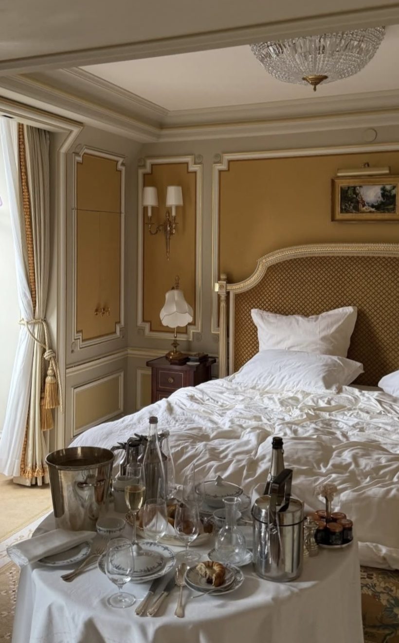 Began assembling this edition in the days before Christmas, but life intervened – as it does – with travel and gatherings, with champagne bubbles rising in crystal and candles burning low into the night. Now it’s Boxing Day, and the introduction I’d written has slipped out of time, no longer quite fitting the moment we’re in.